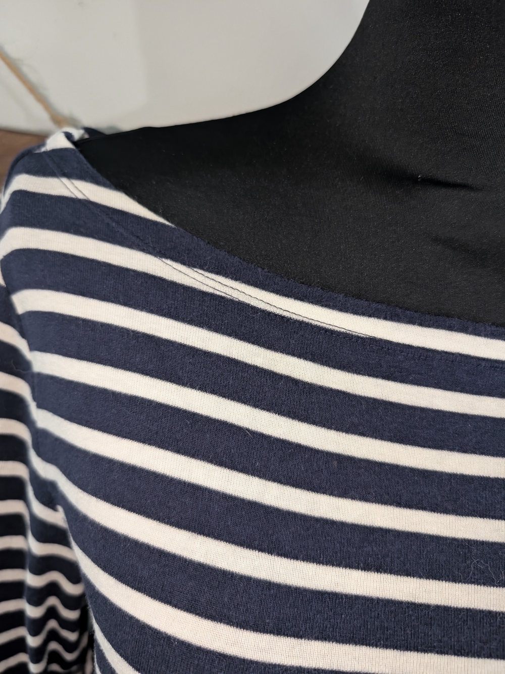 Gap Striped Boatneck Long-Sleeve Top - Navy & White XL - Picture 3 of 5